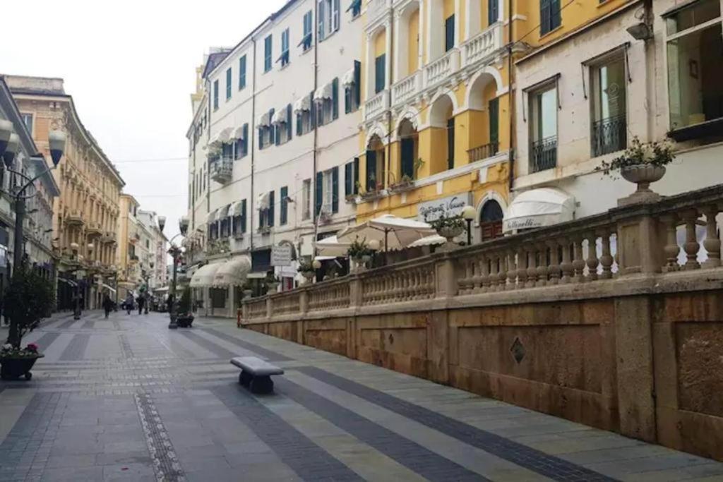 Ampio Appartamento Centrale San Remo Exterior foto